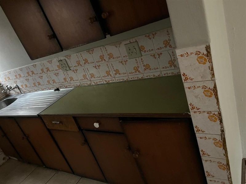 Newly Renovated 2-bedroom Duplex available for rent in Kempton Park secure and well maintained - Photo 5