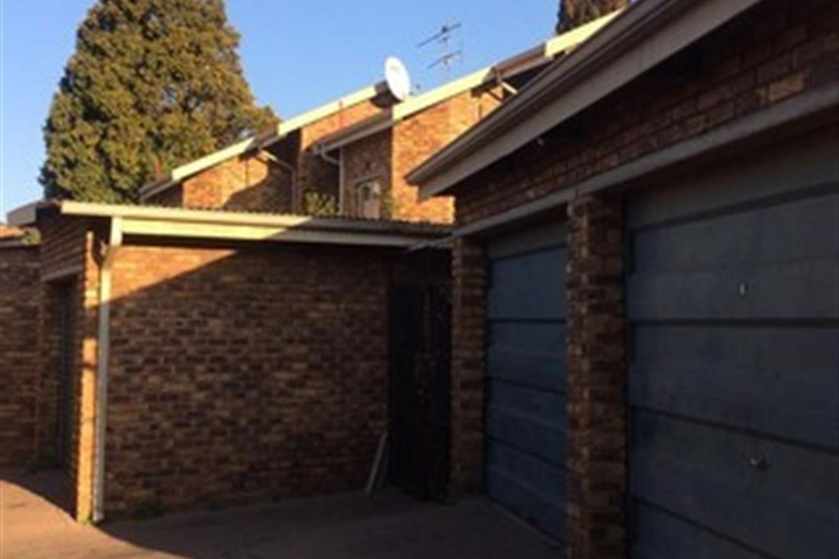Newly Renovated 2-bedroom Duplex available for rent in Kempton Park secure and well maintained - Photo 3