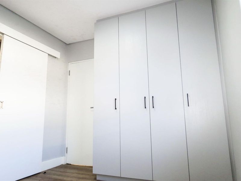 Modern 1-Bedroom Apartment in Silvermine, Conradie Park - Pinelands - Photo 8