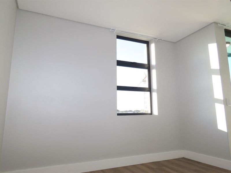 Modern 1-Bedroom Apartment in Silvermine, Conradie Park - Pinelands - Photo 10