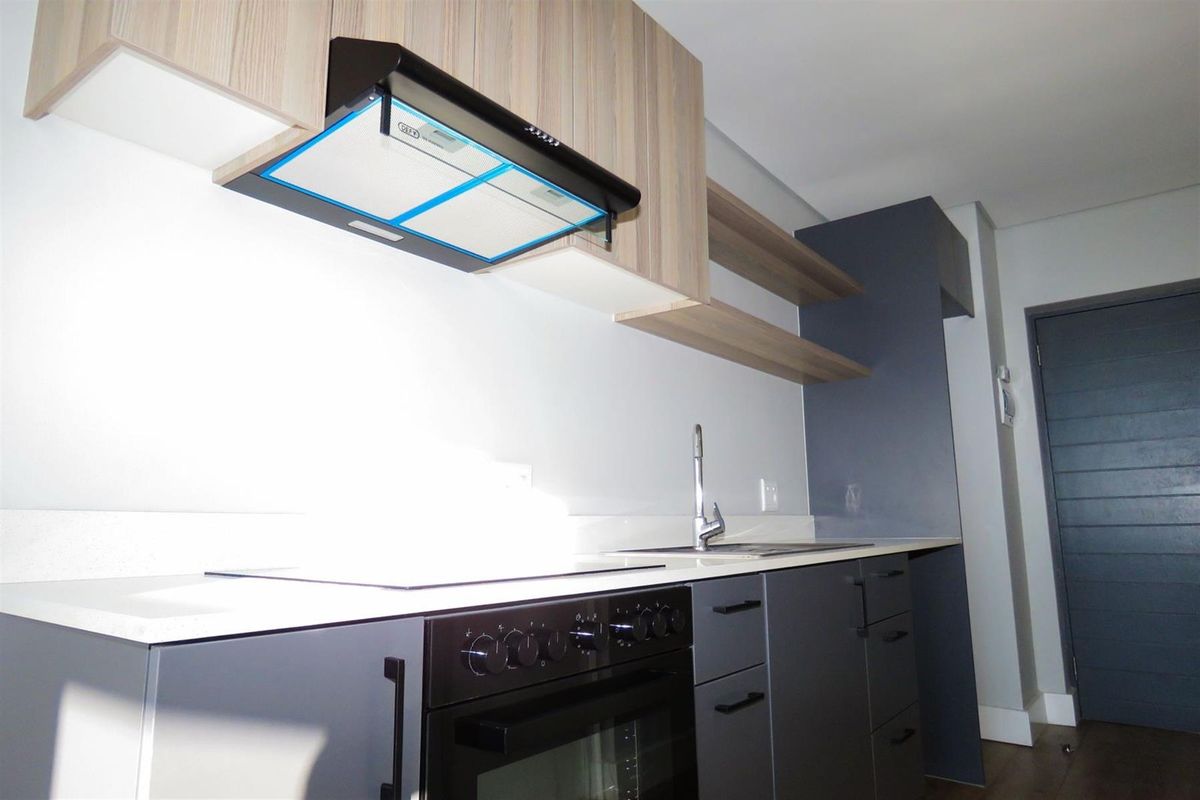 Modern 1-Bedroom Apartment in Silvermine, Conradie Park - Pinelands - Photo 5