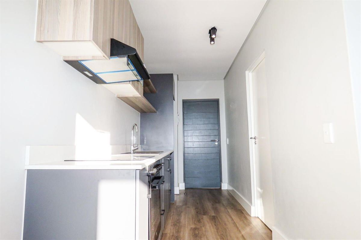 Modern 1-Bedroom Apartment in Silvermine, Conradie Park - Pinelands - Photo 3