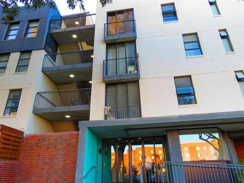 Modern 1-Bedroom Apartment in Silvermine, Conradie Park - Pinelands - Photo 1