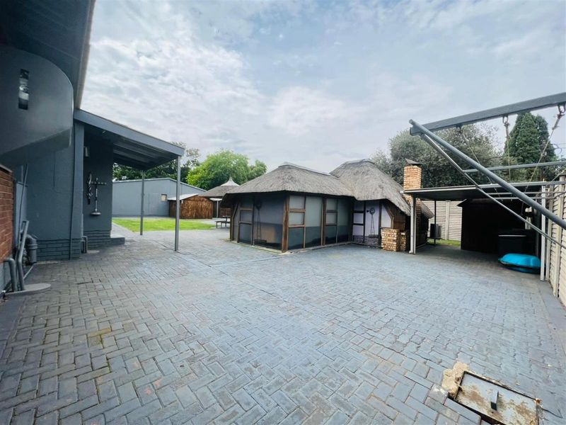 Charming 4-Bedroom Home for Sale in Sasolburg Central - Photo 3