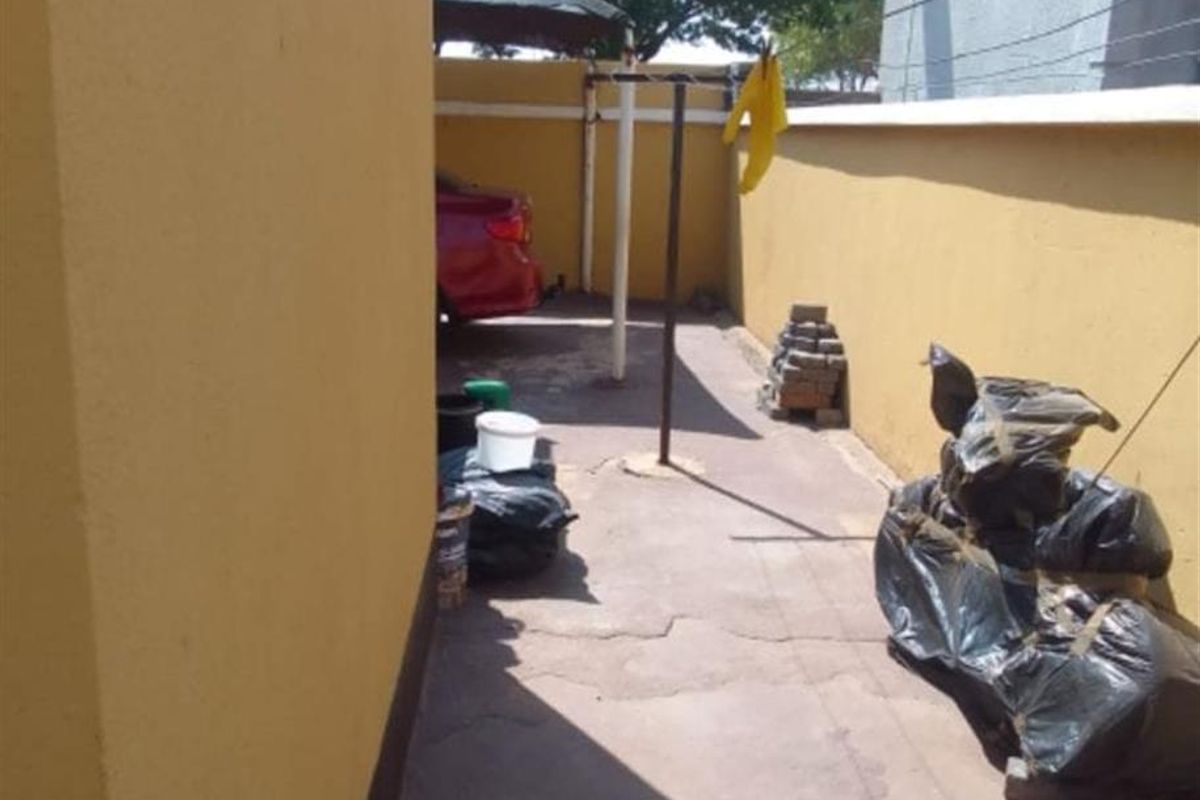 2 Bedroom House For Sale in Protea Glen, Soweto - Photo 5