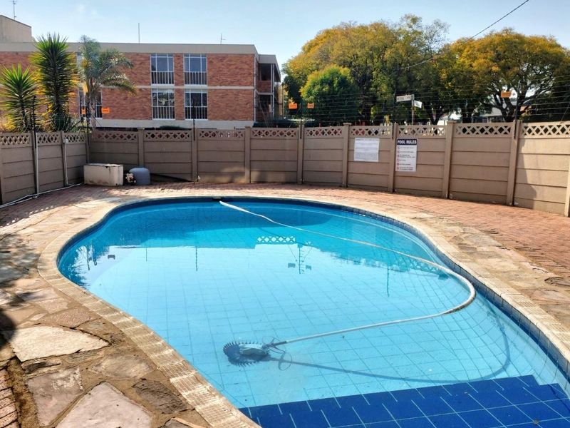 Spacious 2 Bedroom 1 Bathroom Apartment - Photo 8