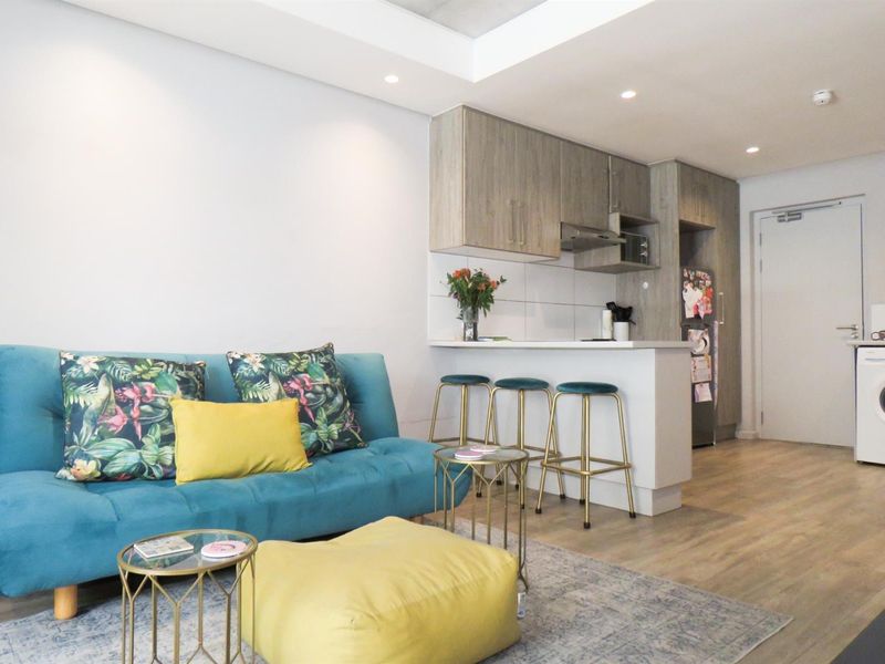 Modern Ground-Floor Apartment in Woodstock Quarter Cape Town- Start Your New Year in Style - Photo 2