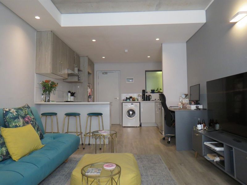 Modern Ground-Floor Apartment in Woodstock Quarter Cape Town- Start Your New Year in Style - Photo 6