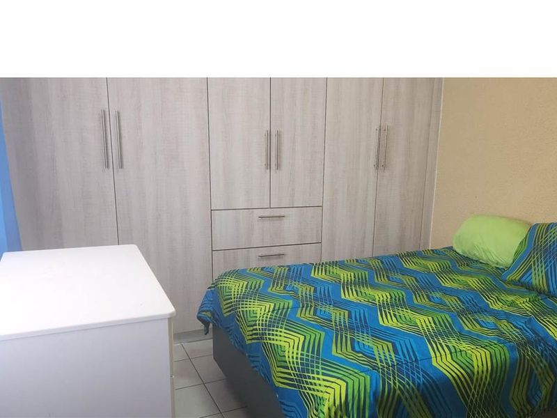 House For Sale in Bosmont, Johannesburg - Photo 7