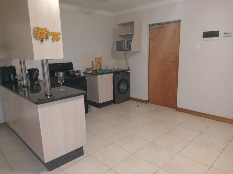 Spacious 2 Bedroom Apartment in Lunnon Road, Hillcrest - Photo 3