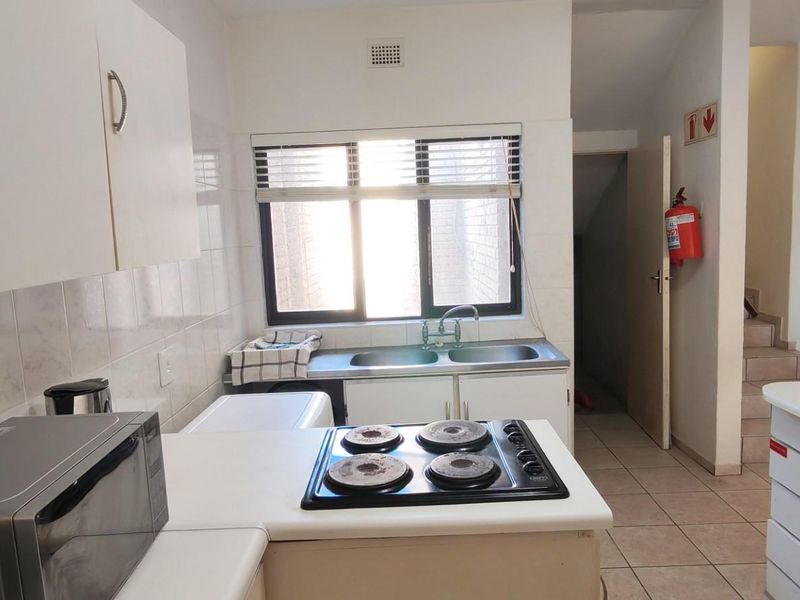 Beachfront Investment! Furnished Townhouse For Sale in Margate, KwaZulu Natal - Photo 9