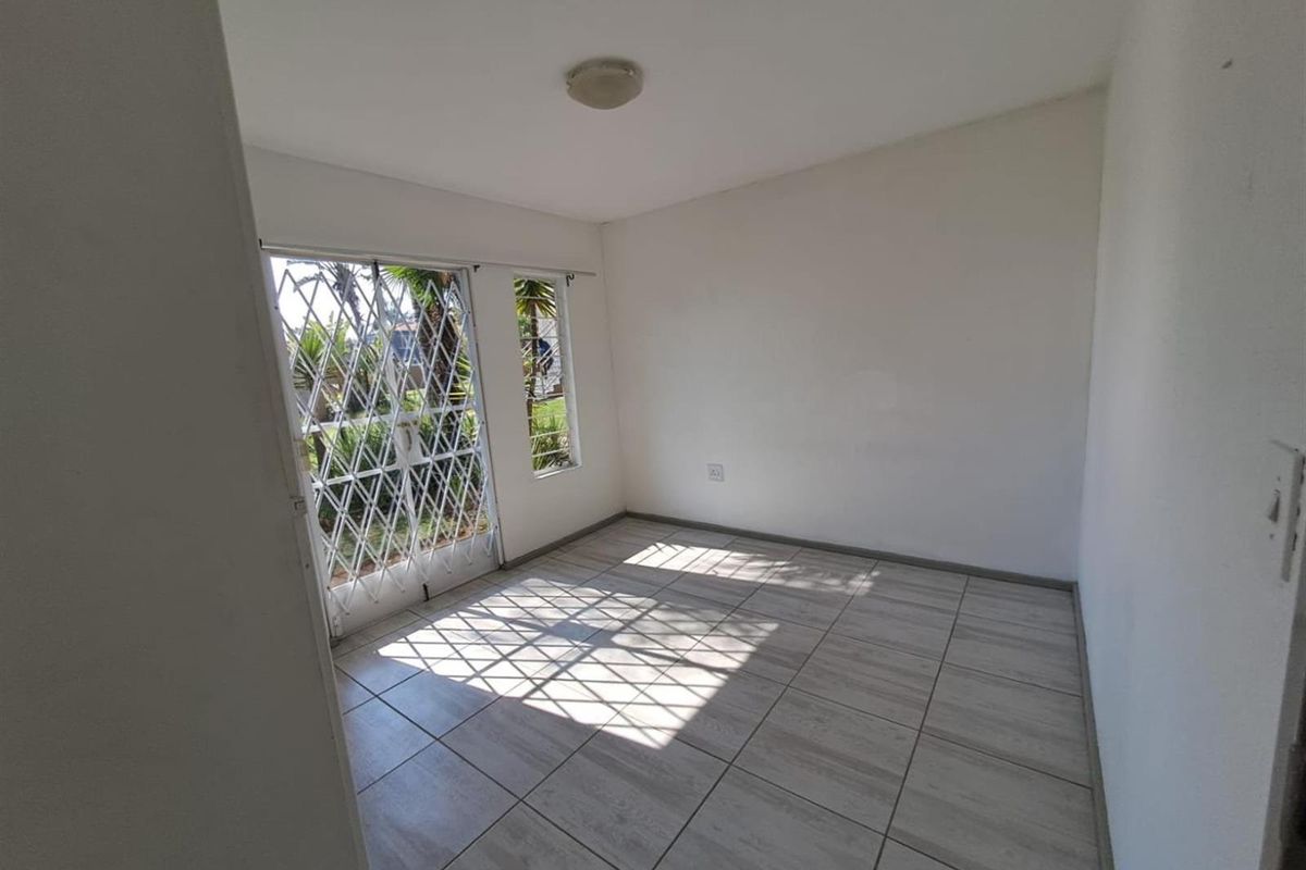 2 Bed Apartment in Radiokop with amenities - Photo 3