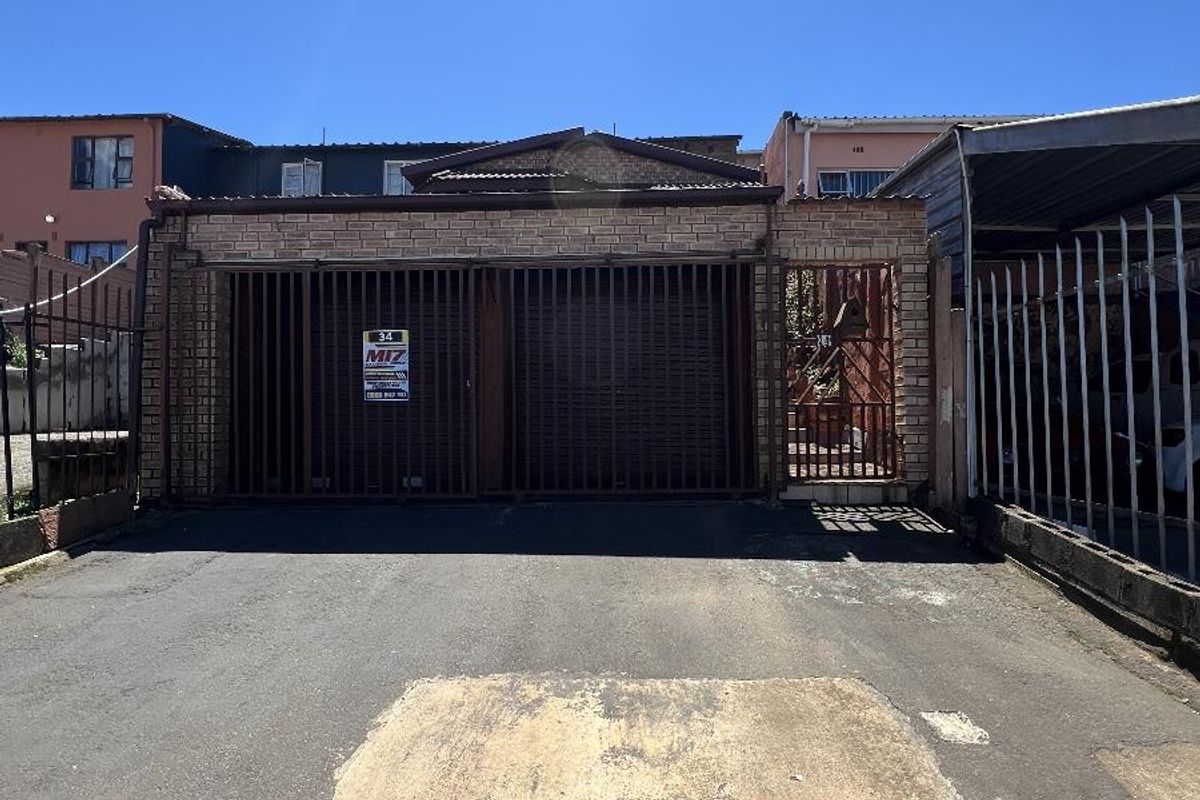 Spacious double storey family home near schools - Photo 2