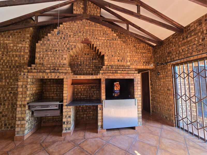 Modern Elegance Meets Effortless Comfort - A Home Designed for Living and Entertaining - Photo 8