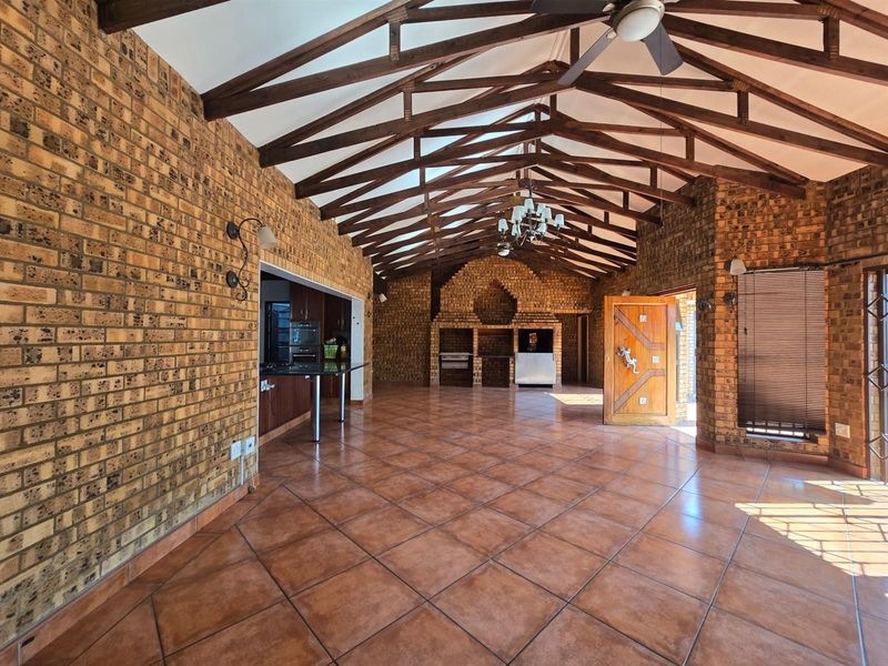 Modern Elegance Meets Effortless Comfort - A Home Designed for Living and Entertaining - Photo 7