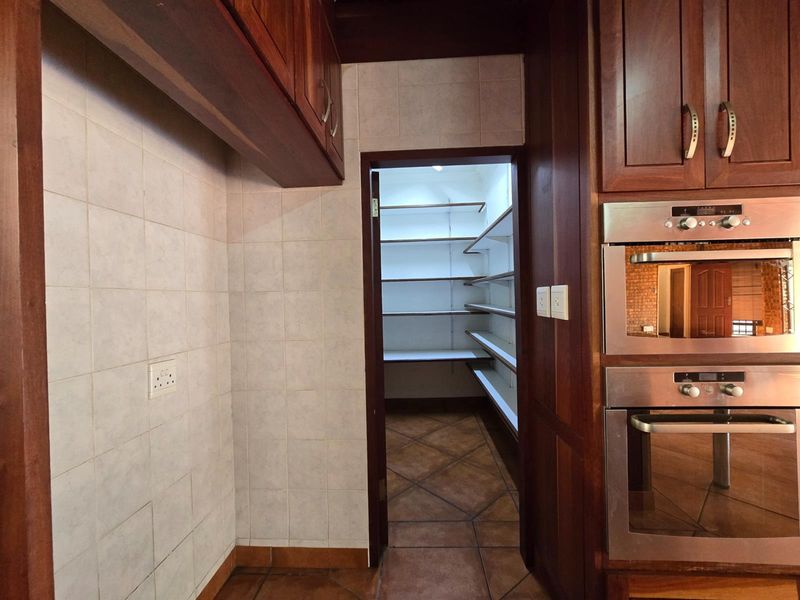 Modern Elegance Meets Effortless Comfort - A Home Designed for Living and Entertaining - Photo 10