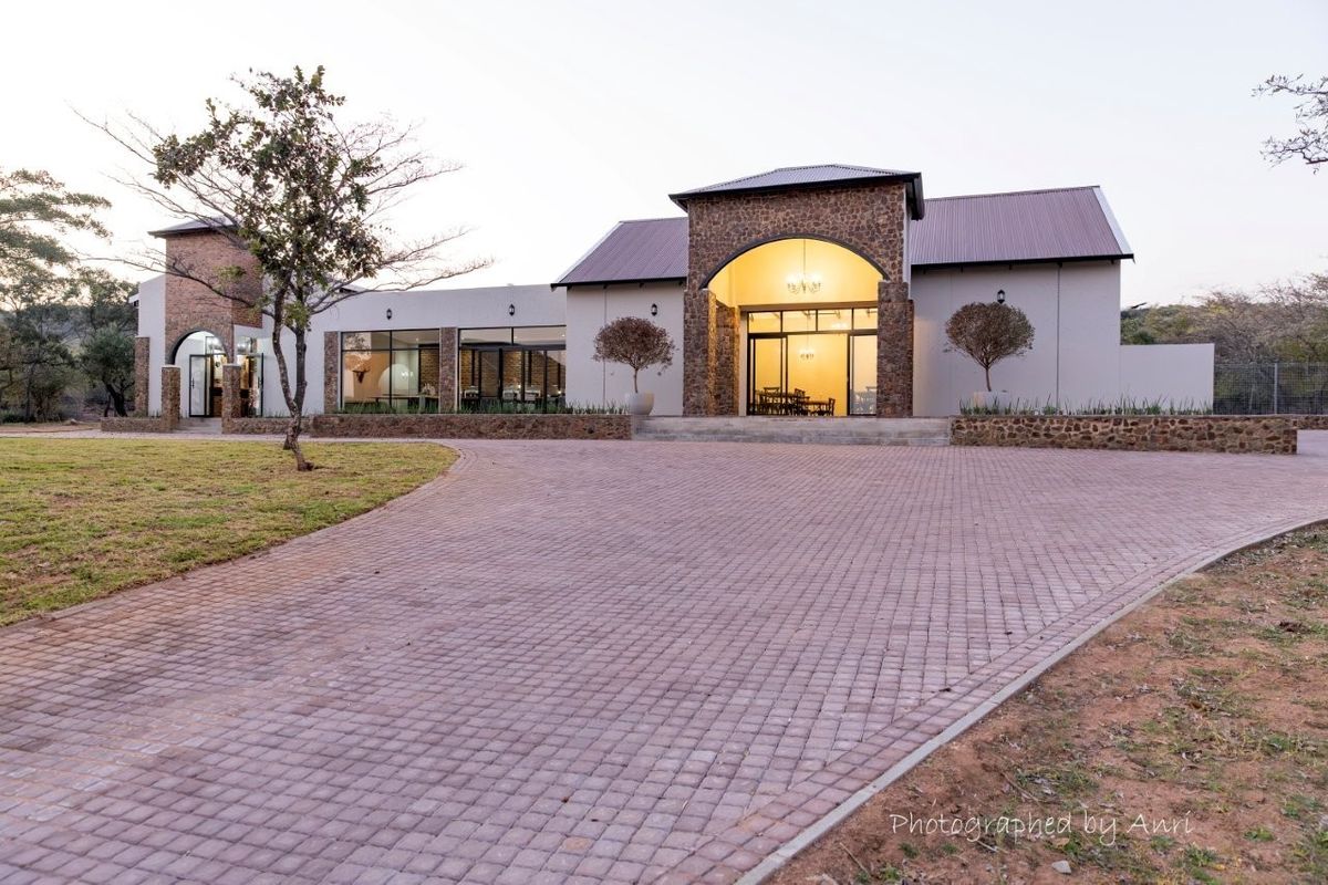 Exceptional Self-Catering Guest Retreat and Wedding Venue on small Game-Fenced Bushveld Haven - Photo 4