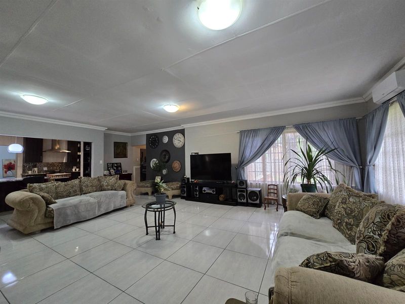 Modern Family Sanctuary with Space, Style, and Dual Living - A Home That Truly Has It All! - Photo 6