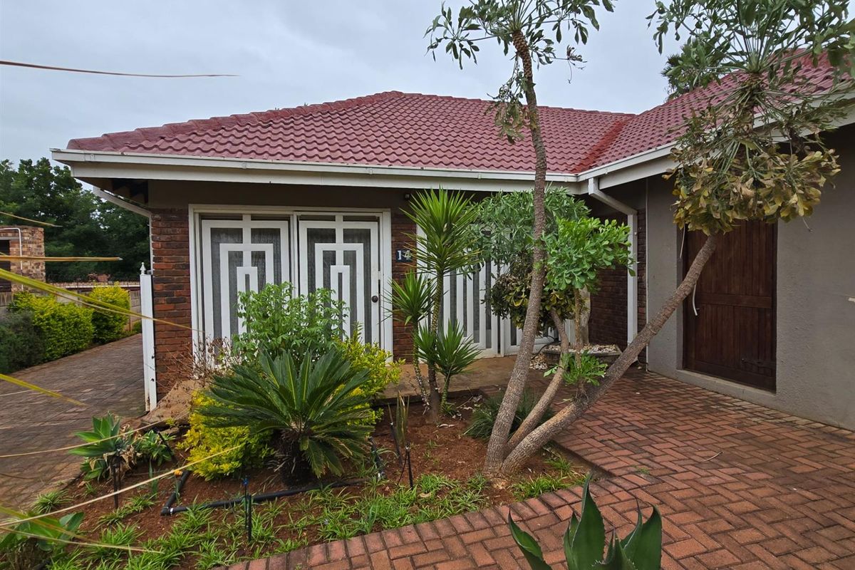 Modern Family Sanctuary with Space, Style, and Dual Living - A Home That Truly Has It All! - Photo 2