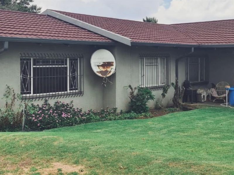 House For Sale in Witbank Ext 16, Witbank - Photo 8