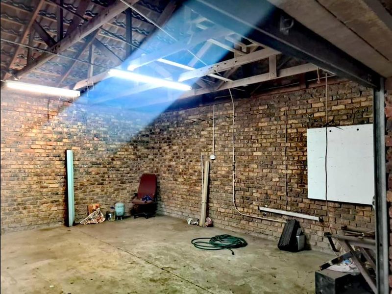 House For Sale in Witbank Ext 16, Witbank - Photo 3