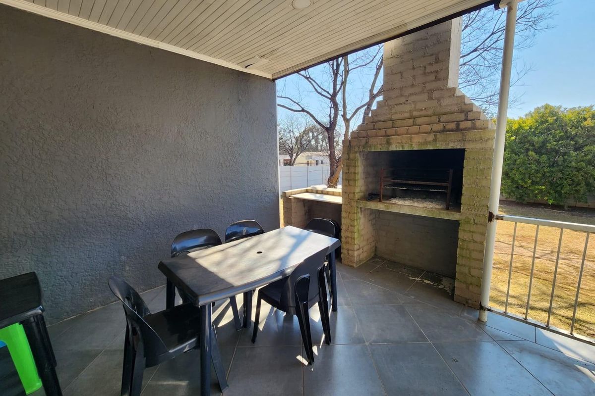 Neat Renovated Freestanding 3 Bedroom Home with 1 Bedroom Flat ,with big yard for sale. - Photo 5