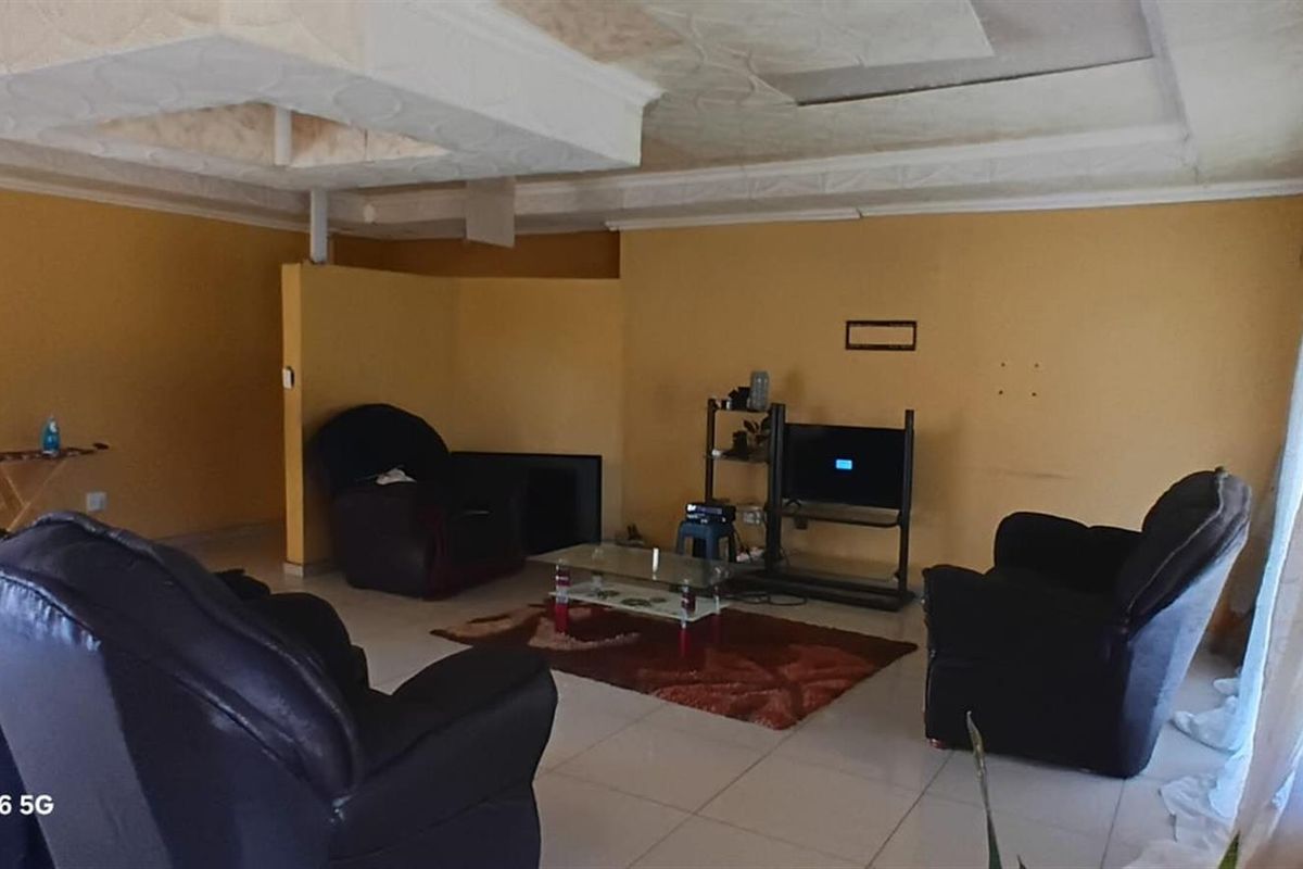 House For Sale in Mandlazini, Richards Bay, KwaZulu Natal - Photo 2