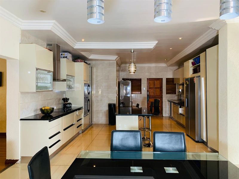 Exceptional 5-Bedroom House in an Estate in Amandasig - Photo 7