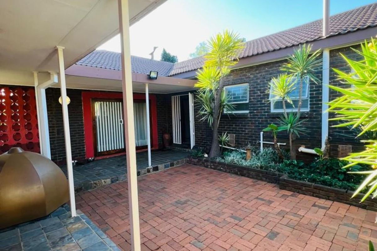 Stunning 3-Bedroom Family House For Sale in SE 2, Vanderbijlpark - Photo 5