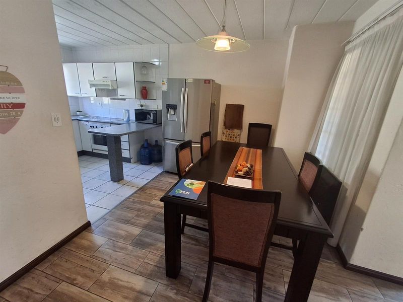 3 BEDROOM DUPLEX IN BOOMED-OFF SUBURB OF EDENGLEN - Photo 8