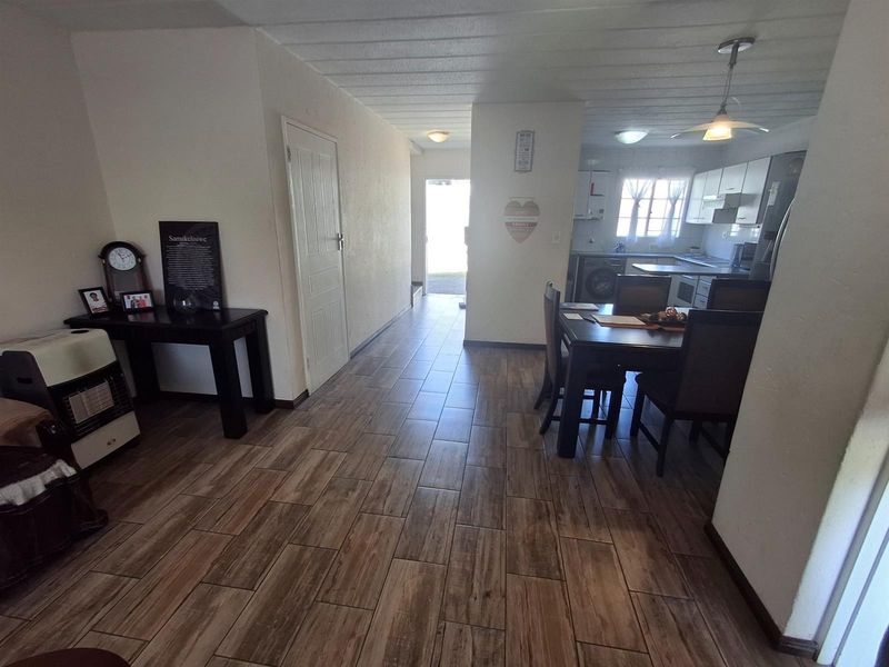 3 BEDROOM DUPLEX IN BOOMED-OFF SUBURB OF EDENGLEN - Photo 5