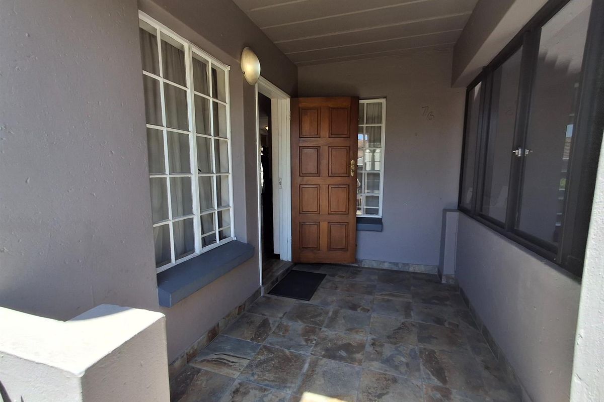 3 BEDROOM DUPLEX IN BOOMED-OFF SUBURB OF EDENGLEN - Photo 4