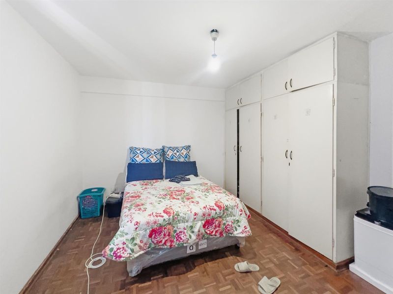 Spacious 2-bedroom Apartment For Sale in Durban Central - Photo 8