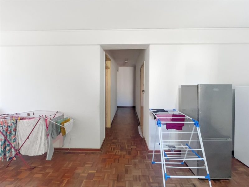 Spacious 2-bedroom Apartment For Sale in Durban Central - Photo 6