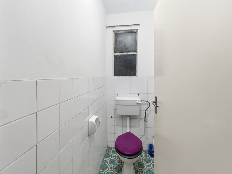 Spacious 2-bedroom Apartment For Sale in Durban Central - Photo 10