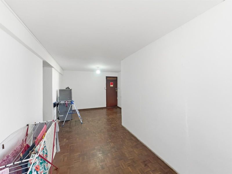 Spacious 2-bedroom Apartment For Sale in Durban Central - Photo 2