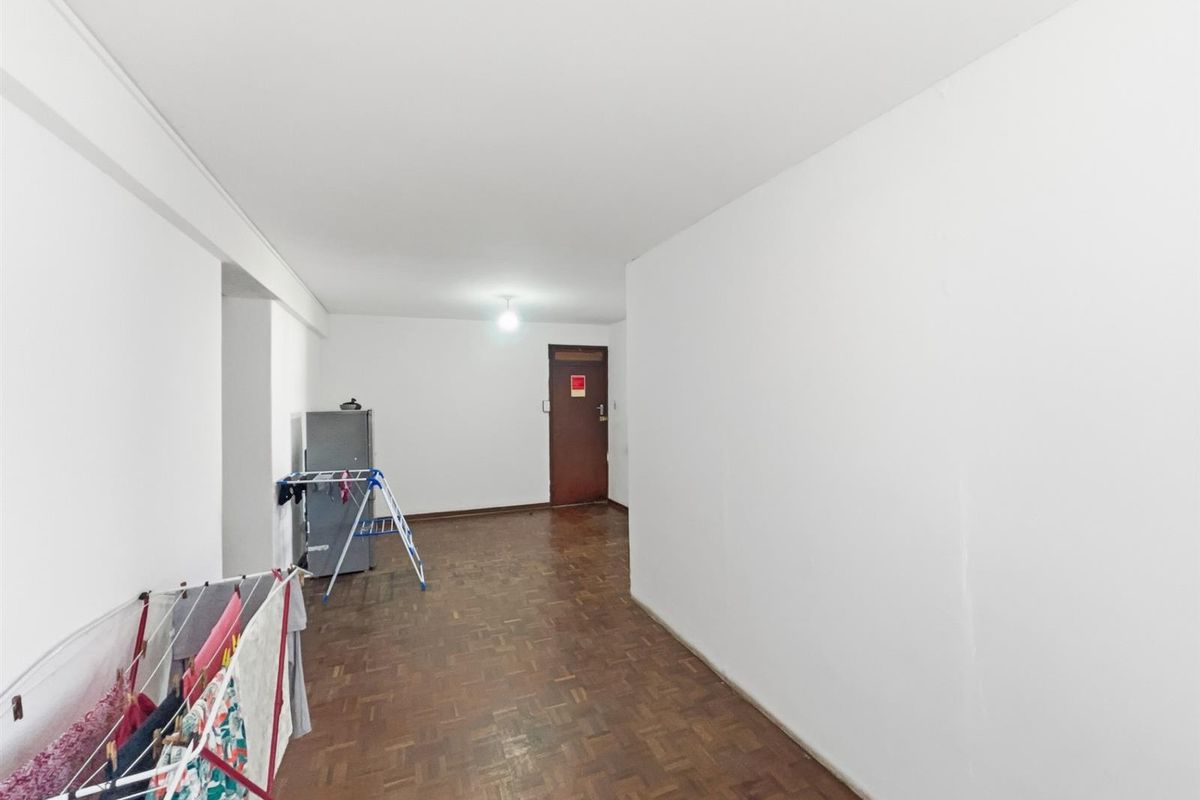 Spacious 2-bedroom Apartment For Sale in Durban Central - Photo 2