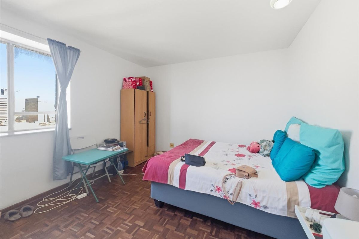 Spacious 2-bedroom Apartment For Sale in Durban Central - Photo 3