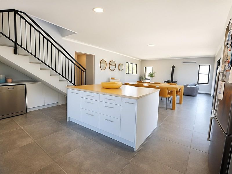 3 Bedroom Masterpiece of Modern Elegance in Kelderhof - Photo 10