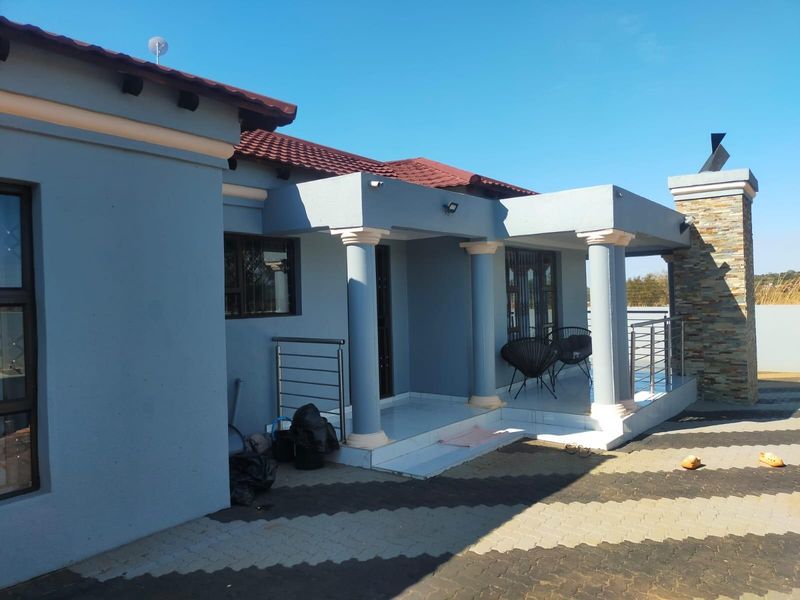 House For Sale in Thohoyandou Rural, Ha-Mavhunda - Photo 2