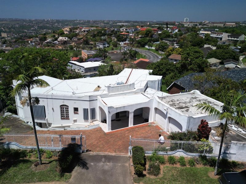 SPACIOUS 5 BEDROOM HOUSE IN RESERVOIR HILLS - Photo 2