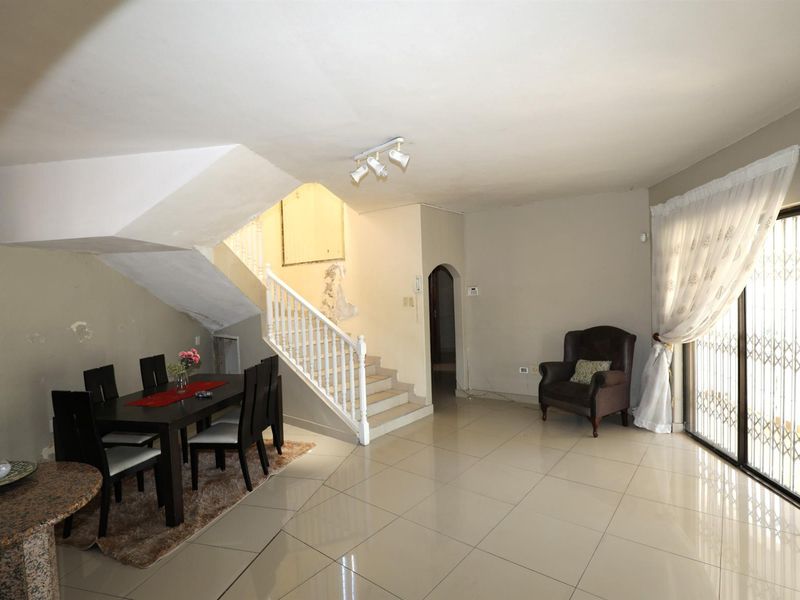 SPACIOUS 5 BEDROOM HOUSE IN RESERVOIR HILLS - Photo 10