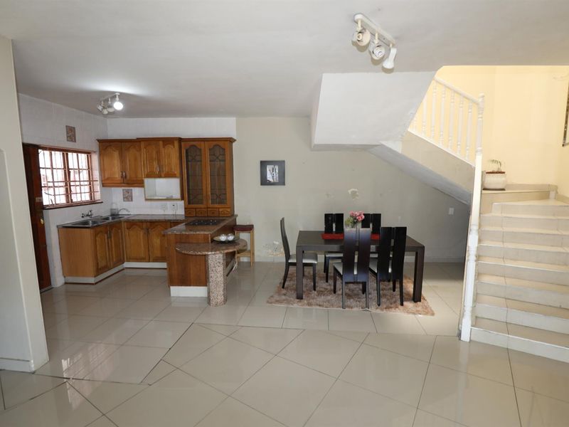 SPACIOUS 5 BEDROOM HOUSE IN RESERVOIR HILLS - Photo 9