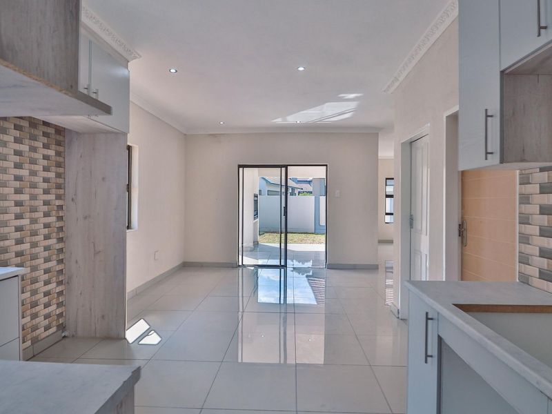 Townhouse For Sale in Melodie, Hartbeespoort, North West - Photo 7