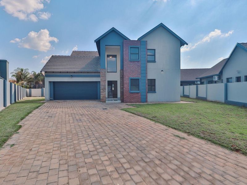 Townhouse For Sale in Melodie, Hartbeespoort, North West - Photo 3