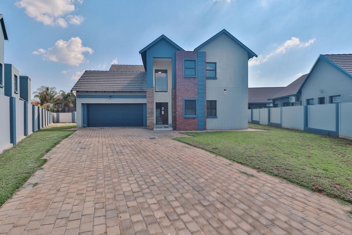 Townhouse For Sale in Melodie, Hartbeespoort, North West - Photo 3