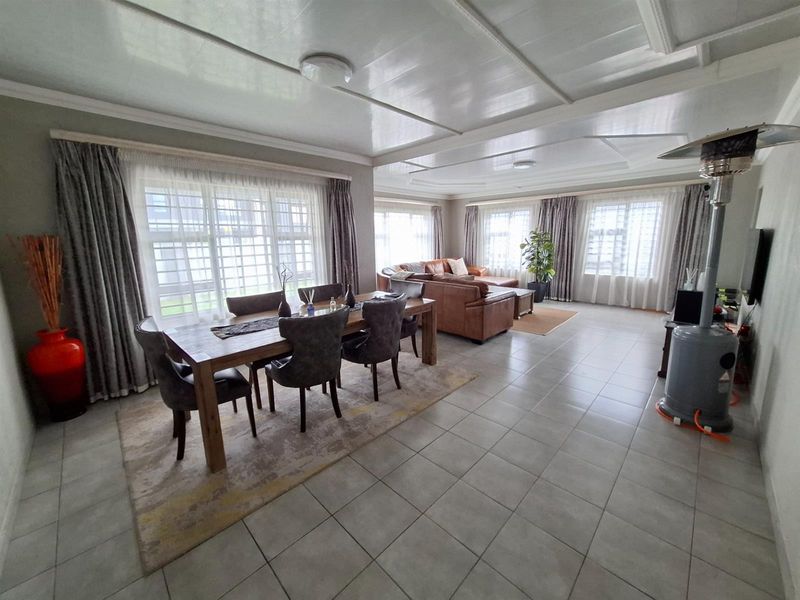 Where Modern Living Meets Family Comfort - A Home to Fall in Love With! - Photo 7