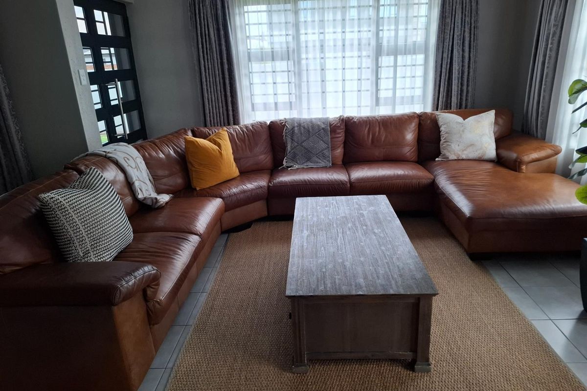 Where Modern Living Meets Family Comfort - A Home to Fall in Love With! - Photo 2