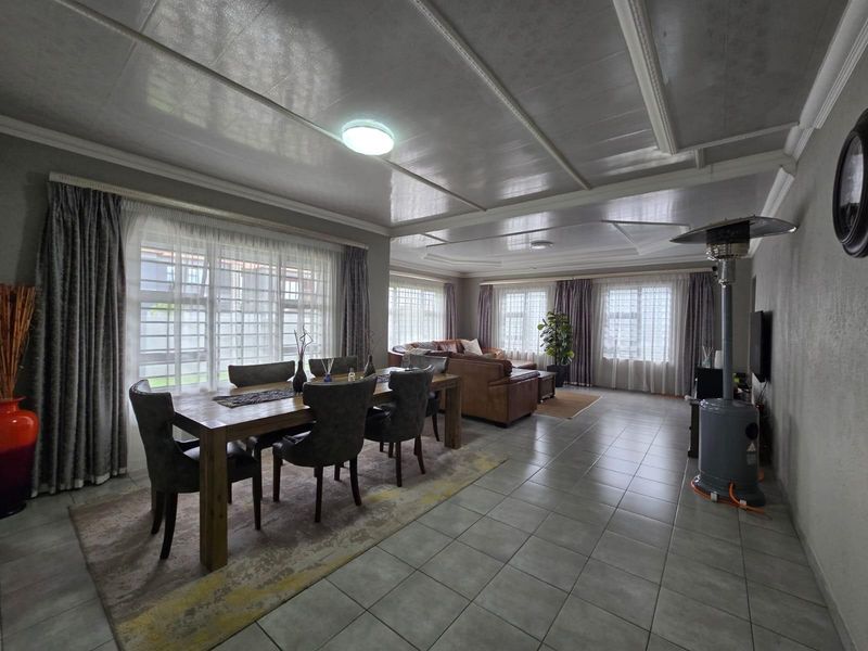 Where Modern Living Meets Family Comfort - A Home to Fall in Love With! - Photo 5