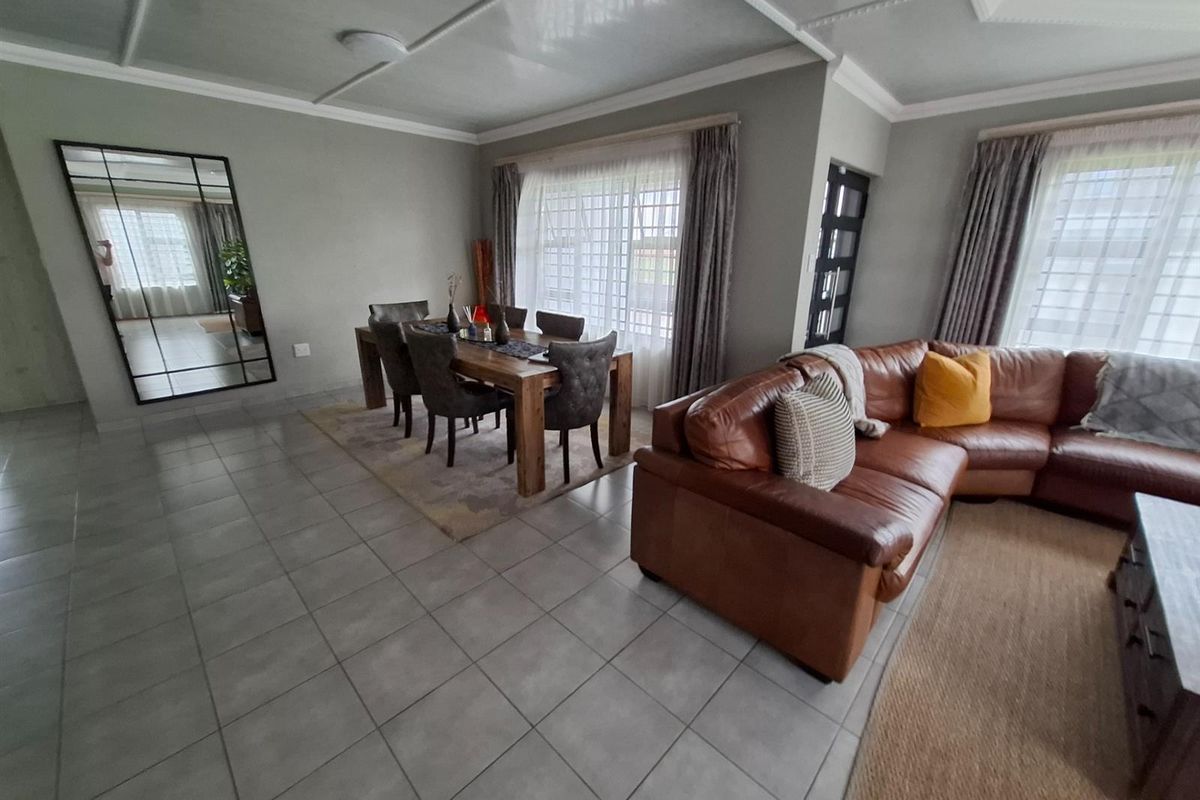 Where Modern Living Meets Family Comfort - A Home to Fall in Love With! - Photo 3